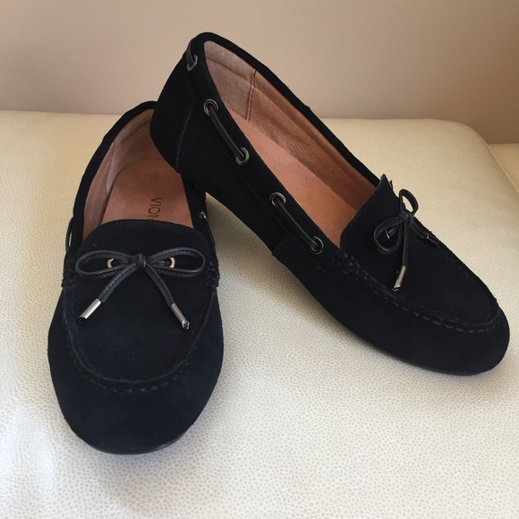 vionic leather moccasins